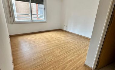 Oficina en Alquiler de 3 Amb y  Cochera