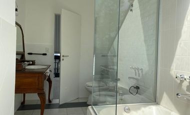 Departamento de 2 ambientes en alquiler, en Martínez.