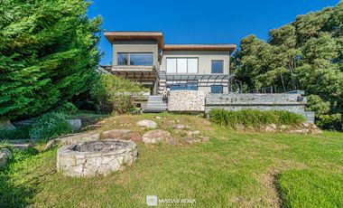 Venta - Casa - Sierra De Los Padres - Moderna - Piscina