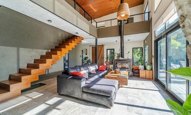 Venta - Casa - Sierra De Los Padres - Moderna - Piscina