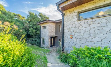 Venta - Casa - Sierra De Los Padres - Moderna - Piscina