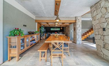 Venta - Casa - Sierra De Los Padres - Moderna - Piscina