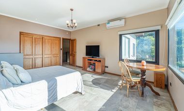 Venta - Casa - Sierra De Los Padres - Moderna - Piscina