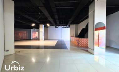 Local de 328 m² en 1er Piso Zona Met Centro Comercial Santa Fé