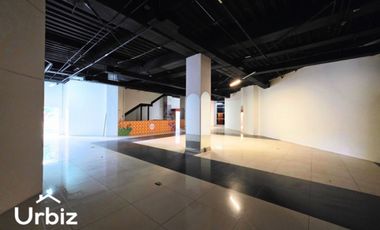 Local de 328 m² en 1er Piso Zona Met Centro Comercial Santa Fé