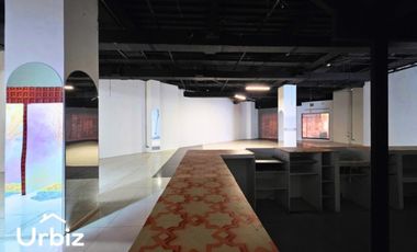 Local de 328 m² en 1er Piso Zona Met Centro Comercial Santa Fé