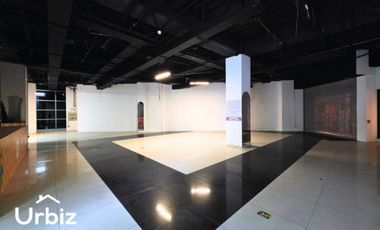 Local de 328 m² en 1er Piso Zona Met Centro Comercial Santa Fé