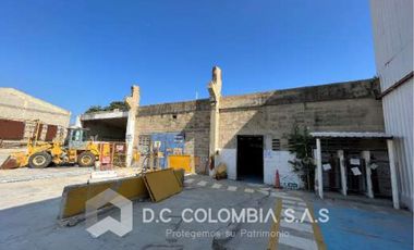 VENTA DE LOTE INDUSTRIAL CON CONSTRUCCIONES EN BARRANQUILLA