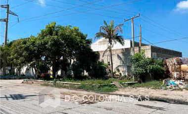 VENTA DE LOTE INDUSTRIAL CON CONSTRUCCIONES EN BARRANQUILLA