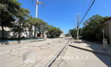 VENTA DE LOTE INDUSTRIAL CON CONSTRUCCIONES EN BARRANQUILLA