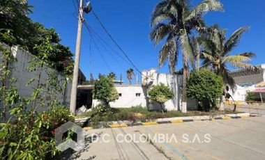 VENTA DE LOTE INDUSTRIAL CON CONSTRUCCIONES EN BARRANQUILLA