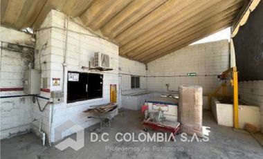 VENTA DE LOTE INDUSTRIAL CON CONSTRUCCIONES EN BARRANQUILLA