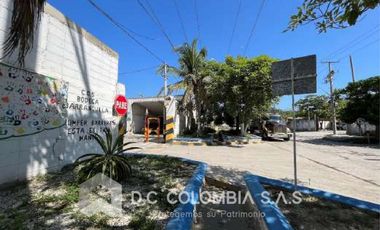 VENTA DE LOTE INDUSTRIAL CON CONSTRUCCIONES EN BARRANQUILLA