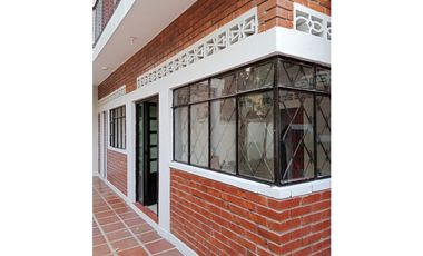 VENDO CASA LOTE EN VILLETA