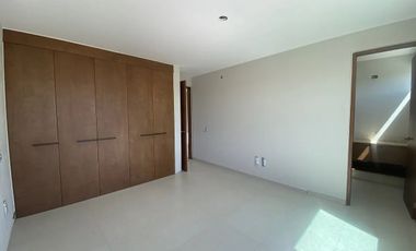 Ultima casa en preventa coto Roble Residencial  a un costado de Bugambilias
