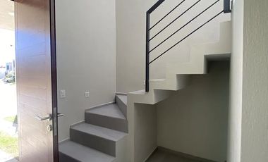 Ultima casa en preventa coto Roble Residencial  a un costado de Bugambilias