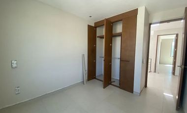 Ultima casa en preventa coto Roble Residencial  a un costado de Bugambilias