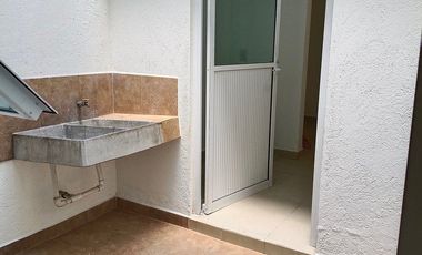 Casa de 3 recamaras c/u con baño , Amplio jardín, cercano a la Ciudad de México
