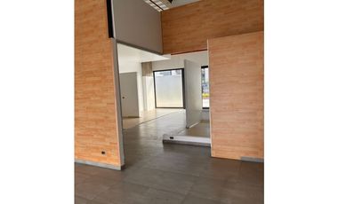 LOCAL COMERCIAL EN ARRIENDO EN CHIA (MILLA DE ORO)