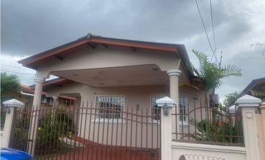 VENDO CASA BRISAS DEL GOLF