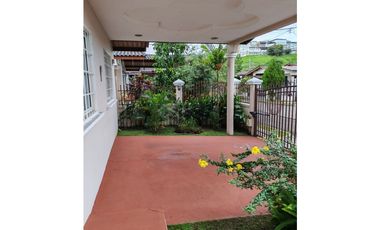 VENDO CASA BRISAS DEL GOLF