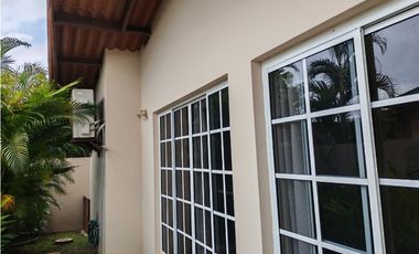 VENDO CASA BRISAS DEL GOLF