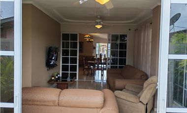 VENDO CASA BRISAS DEL GOLF