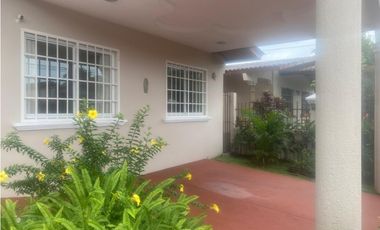 VENDO CASA BRISAS DEL GOLF