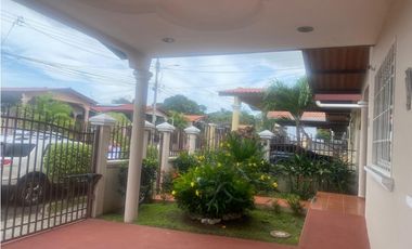 VENDO CASA BRISAS DEL GOLF