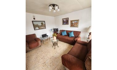 Casa en Alquiler – Cerro Viento