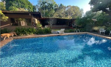 SE VENDE CASA EN LAS CUMBRES, NATURALEZA PRIVILEGIADA