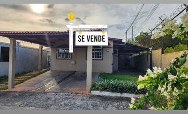 VENDO CASA EN LA CHORRERA, EN RESIDENCIAL