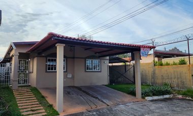 VENDO CASA EN LA CHORRERA, EN RESIDENCIAL