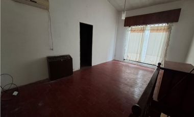 CASA EN PH BARRIO AERONAUTICO EN ALQUILER. ITUZAINGO NORTE