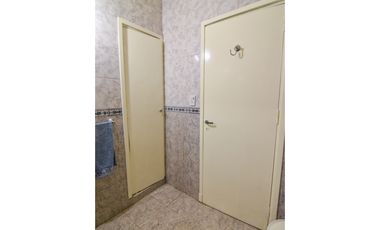 En block: Casa 3 amb. + Depto. 3 amb. - Ap Credito- Bosque Alegre