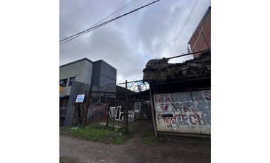 VENTA DE DOS LOTES EN L - SOBRE LA AVENIDA LURO AL 9100