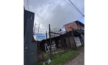 VENTA DE DOS LOTES EN L - SOBRE LA AVENIDA LURO AL 9100