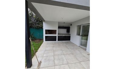 Rossen! Valle Escondido! 3 dorm, cochera doble!