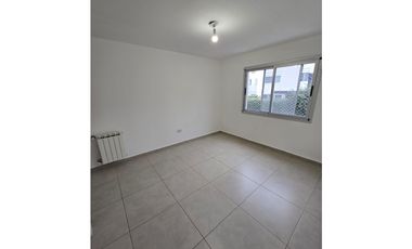 Rossen! Valle Escondido! 3 dorm, cochera doble!