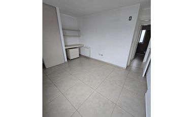 Rossen! Valle Escondido! 3 dorm, cochera doble!