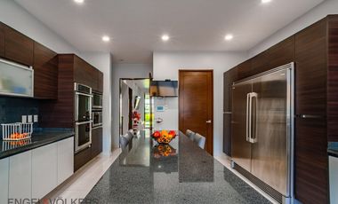 Exclusiva Casa en Venta en Lomas de Tecamachalco.