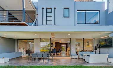 Exclusiva Casa en Venta en Lomas de Tecamachalco.