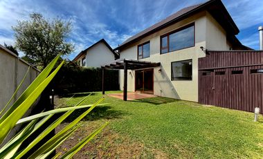 ARRIENDO CASA EN LOMAS DE SAN ANDRÉS   - CON DESCUENTO