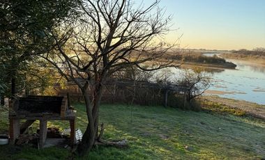 ¡Se vende hermosa casa con vista al Rio!