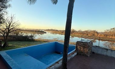 ¡Se vende hermosa casa con vista al Rio!