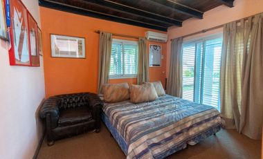 VENTA EN LA TATENGUITA-4 DORM-PISCINA-QUINCHO