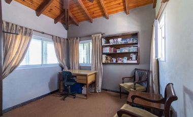 VENTA EN LA TATENGUITA-4 DORM-PISCINA-QUINCHO