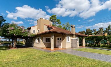 VENTA EN LA TATENGUITA-4 DORM-PISCINA-QUINCHO