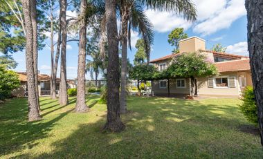 VENTA EN LA TATENGUITA-4 DORM-PISCINA-QUINCHO