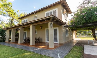 VENTA EN LA TATENGUITA-4 DORM-PISCINA-QUINCHO